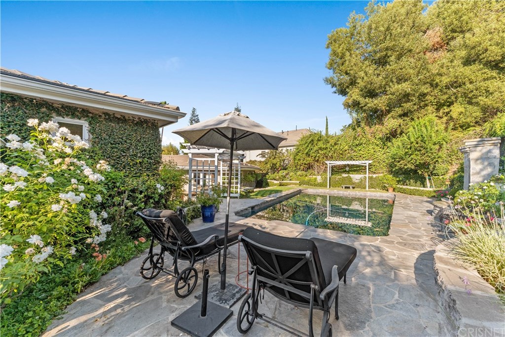 15620 Woodvale Road Encino, CA 91436 - Photo 45 of 52