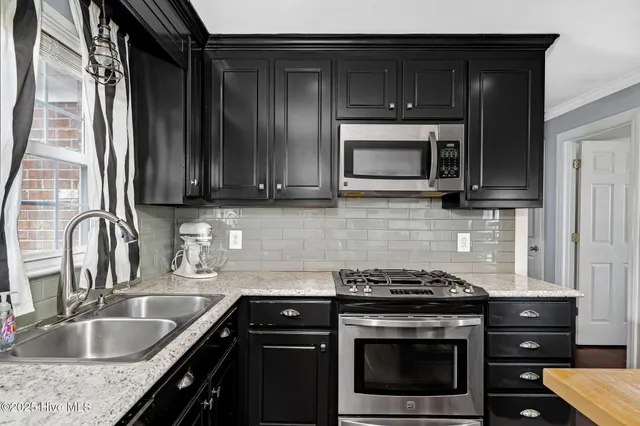 $305,000 | 122 Paul Ed Dail Road, Kenansville, NC 28349