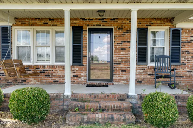 $305,000 | 122 Paul Ed Dail Road, Kenansville, NC 28349