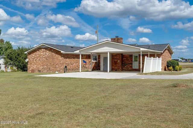 $305,000 | 122 Paul Ed Dail Road, Kenansville, NC 28349