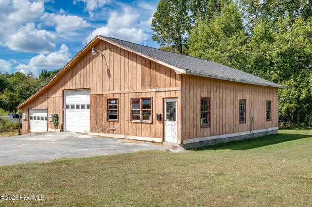 $305,000 | 122 Paul Ed Dail Road, Kenansville, NC 28349