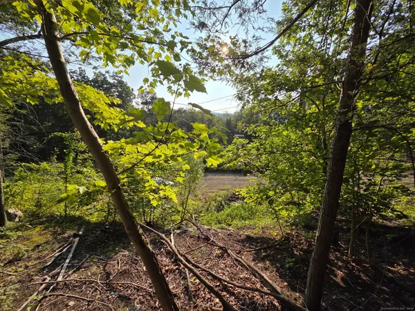 $169,900 | 34 Front Of The Mountain Road, New Milford, CT 06755