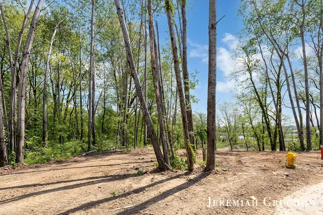 $249,000 | 757 West Sedona Hls Court Northeast, Grand Rapids, MI 49525