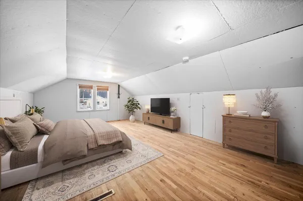 $306,000 | 721 North Jefferson Street, Lowell, MI 49331