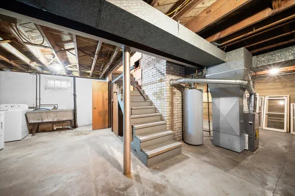 $306,000 | 721 North Jefferson Street, Lowell, MI 49331