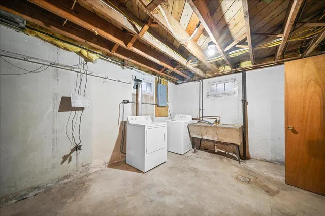 $287,000 | 721 North Jefferson Street, Lowell, MI 49331