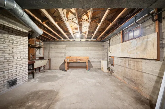 $287,000 | 721 North Jefferson Street, Lowell, MI 49331