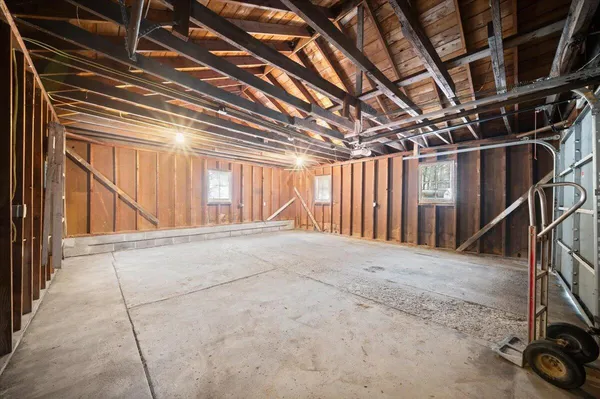 $306,000 | 721 North Jefferson Street, Lowell, MI 49331