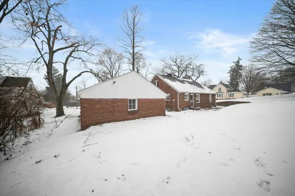 $306,000 | 721 North Jefferson Street, Lowell, MI 49331