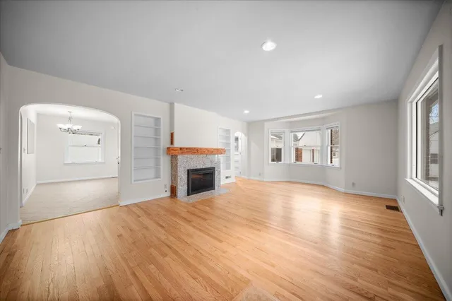 $287,000 | 721 North Jefferson Street, Lowell, MI 49331