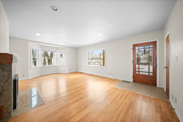 $287,000 | 721 North Jefferson Street, Lowell, MI 49331