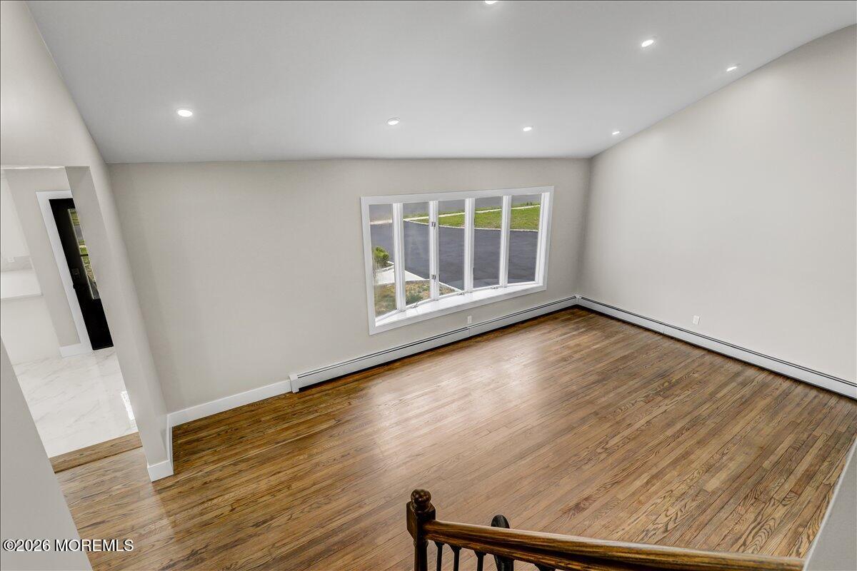 3 Roberta Drive Middletown, NJ 07748 - Photo 19 of 42 20-Family Room