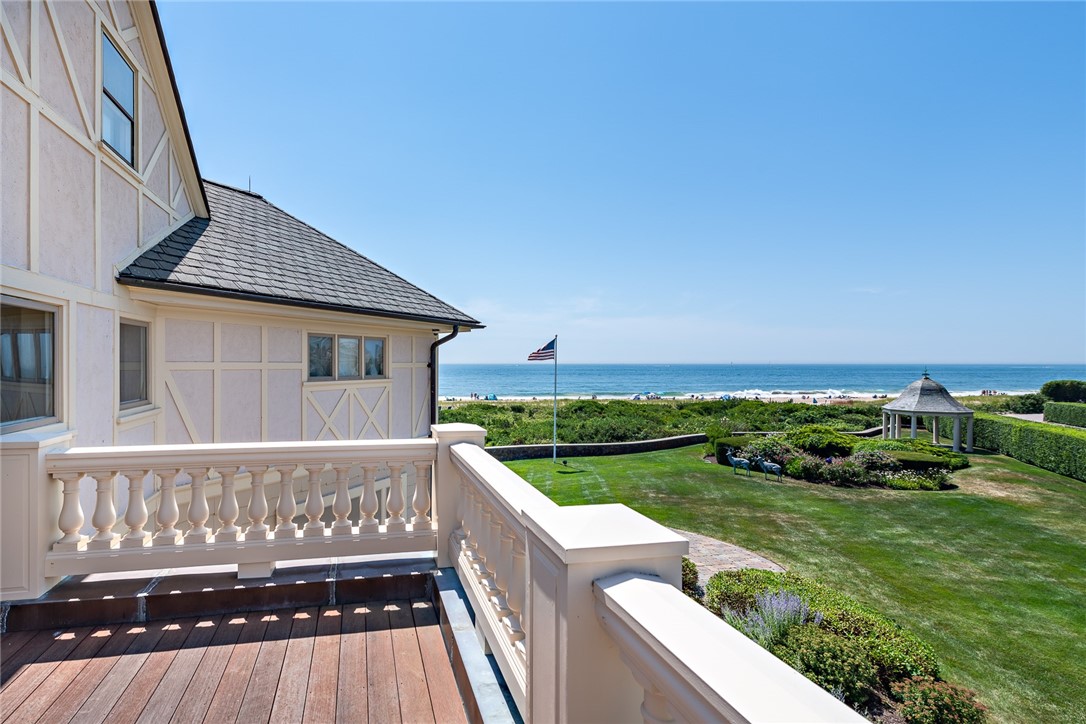 8 Manatuck Avenue Westerly, RI 02891 - Photo 22 of 41
