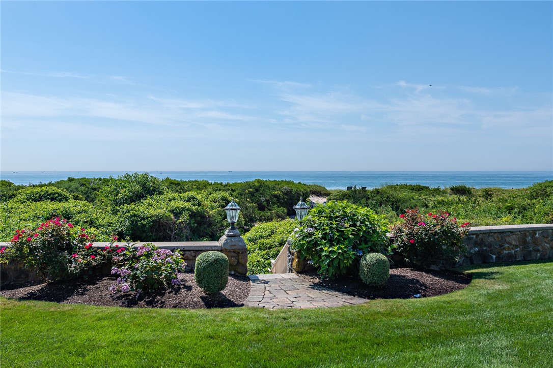 8 Manatuck Avenue Westerly, RI 02891 - Photo 32 of 41