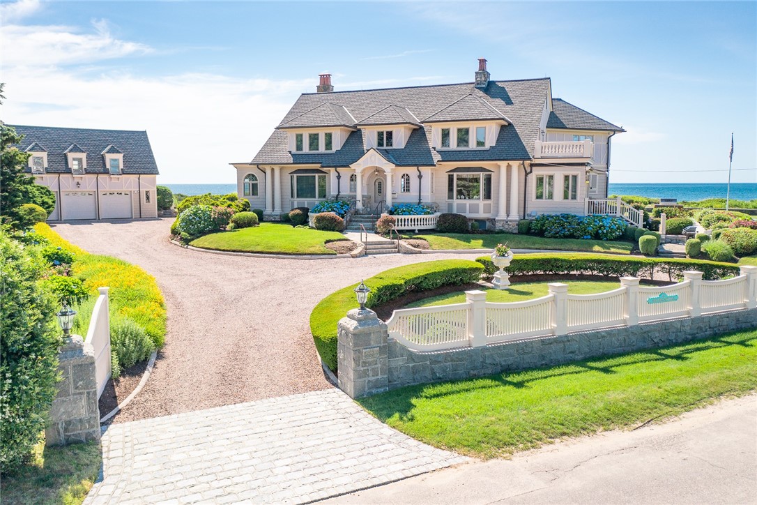 8 Manatuck Avenue Westerly, RI 02891 - Photo 4 of 41