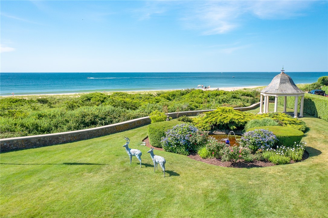 8 Manatuck Avenue Westerly, RI 02891 - Photo 7 of 41