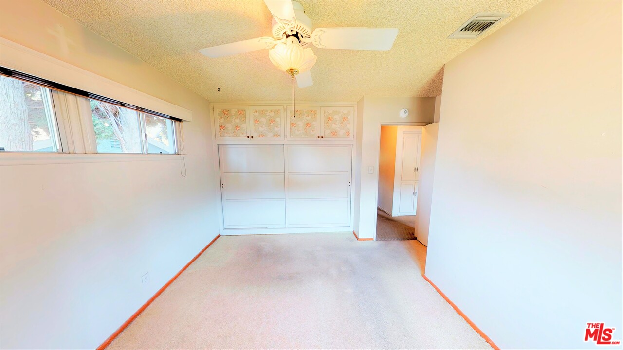 627 Stephen Road Burbank, CA 91504 - Photo 12 of 22