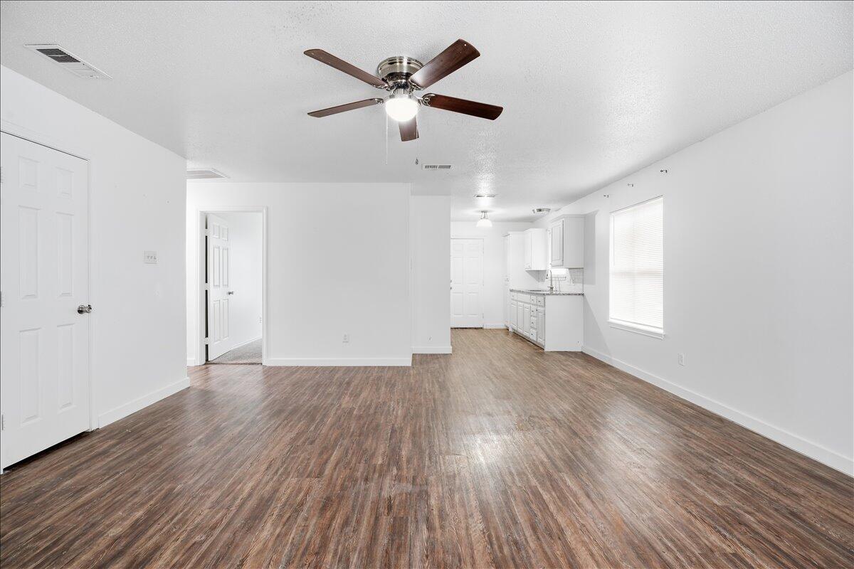 2722 3rd Street Lubbock, TX 79415 - Photo 4 of 22 04-2722_3rd_st_004