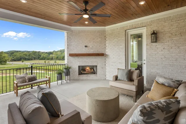 $1,899,990 | 5508 Jenbreck Lane, Arrington, TN 37014