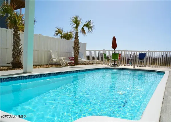 $2,200,000 | 611 Ocean Drive, Emerald Isle, NC 28594