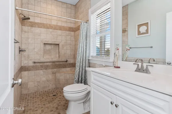 $2,200,000 | 611 Ocean Drive, Emerald Isle, NC 28594