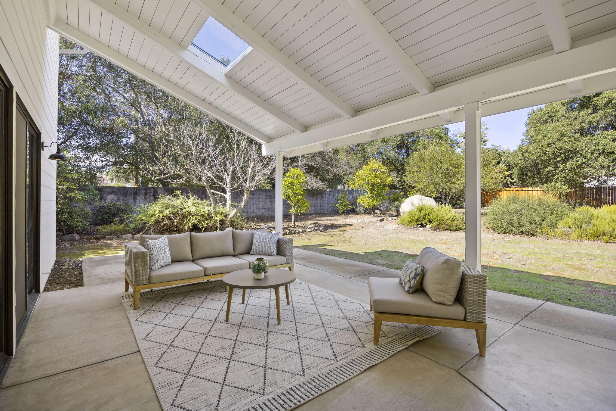 885 Oakwood Street Ojai, CA 93023 - Photo 30 of 35 30-web-or-mls-Upmarketmedia_885Oak-132