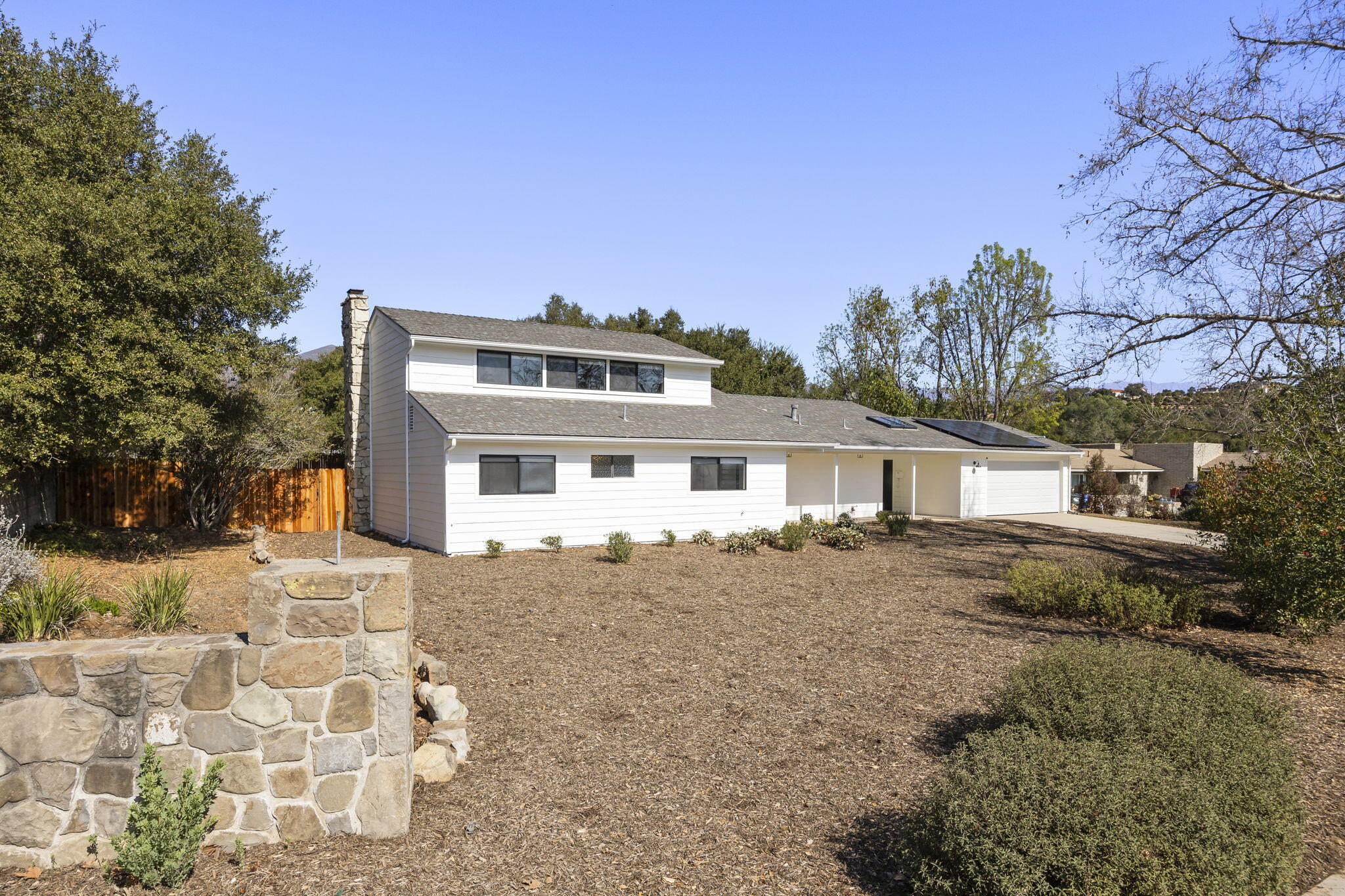 885 Oakwood Street Ojai, CA 93023 - Photo 8 of 35 8-web-or-mls-Upmarketmedia_885Oak-2a