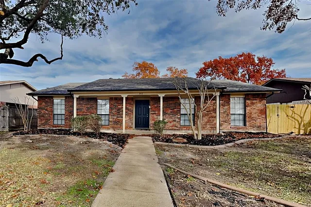 $2,475 | 917 Stone Trail Drive, Plano, TX 75023
