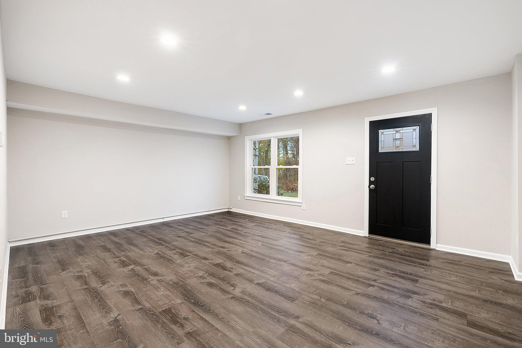 82 Colonial Square Drive Lindenwold, NJ 08021 - Photo 3 of 24 Gallery Image 3