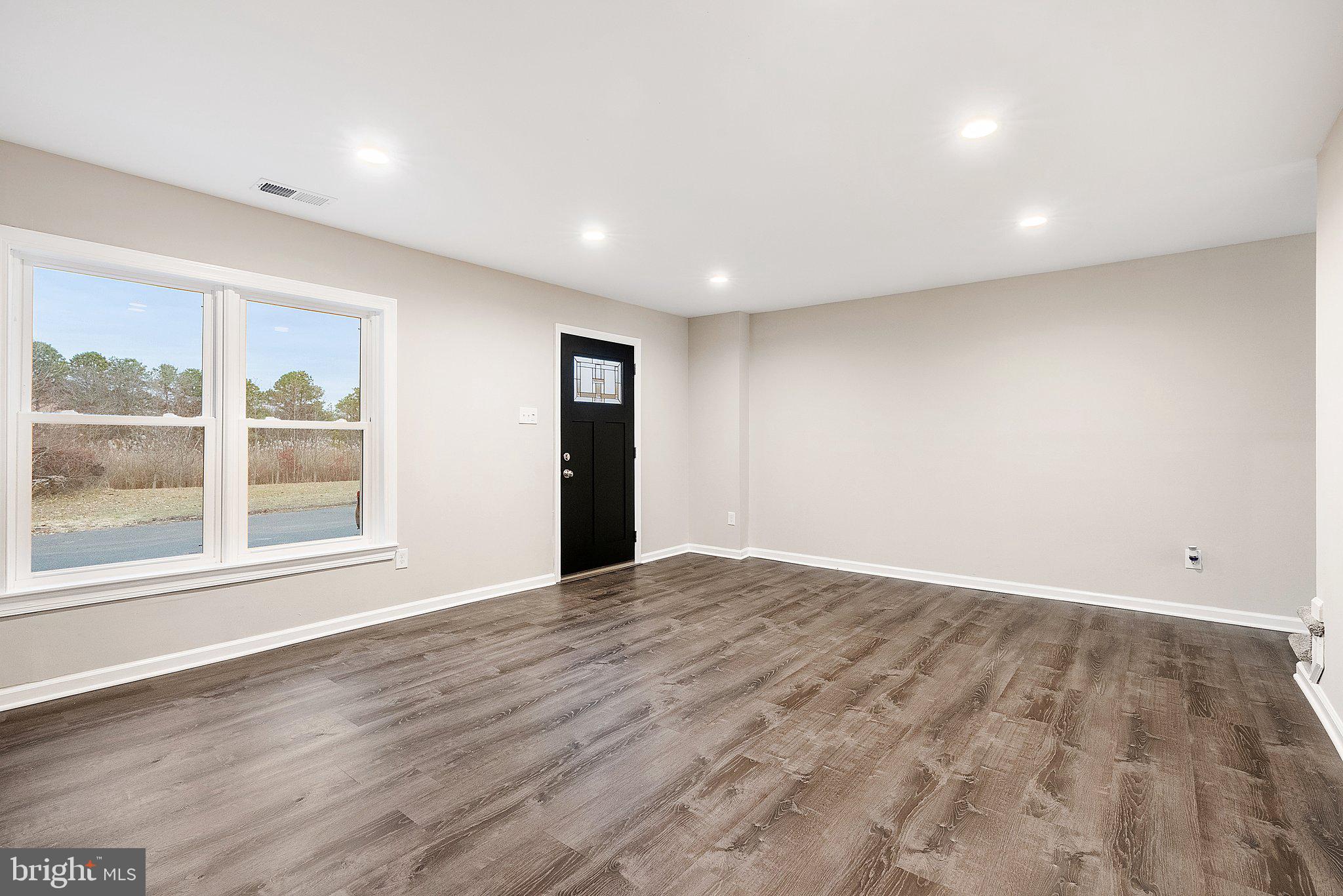 82 Colonial Square Drive Lindenwold, NJ 08021 - Photo 4 of 24 Gallery Image 4