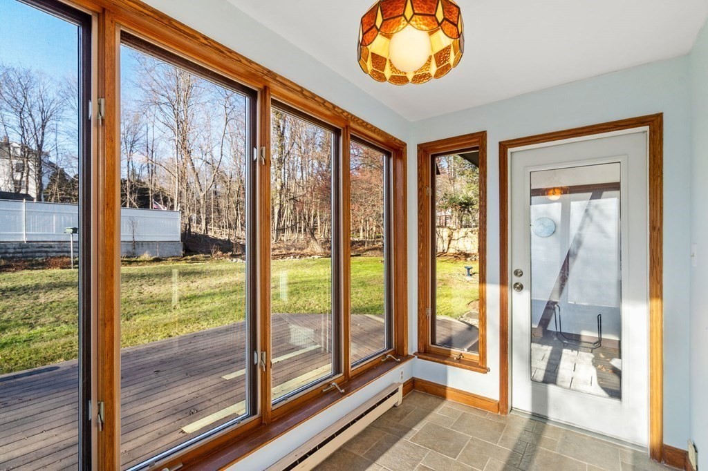 3 Old English Road Worcester, MA 01609 - Photo 27 of 36 a view of an entryway