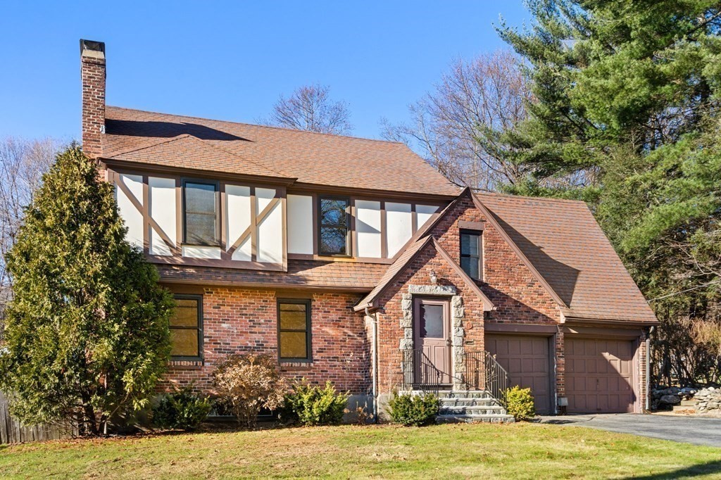 3 Old English Road Worcester, MA 01609 - Photo 34 of 36 a front view of a house with a yard