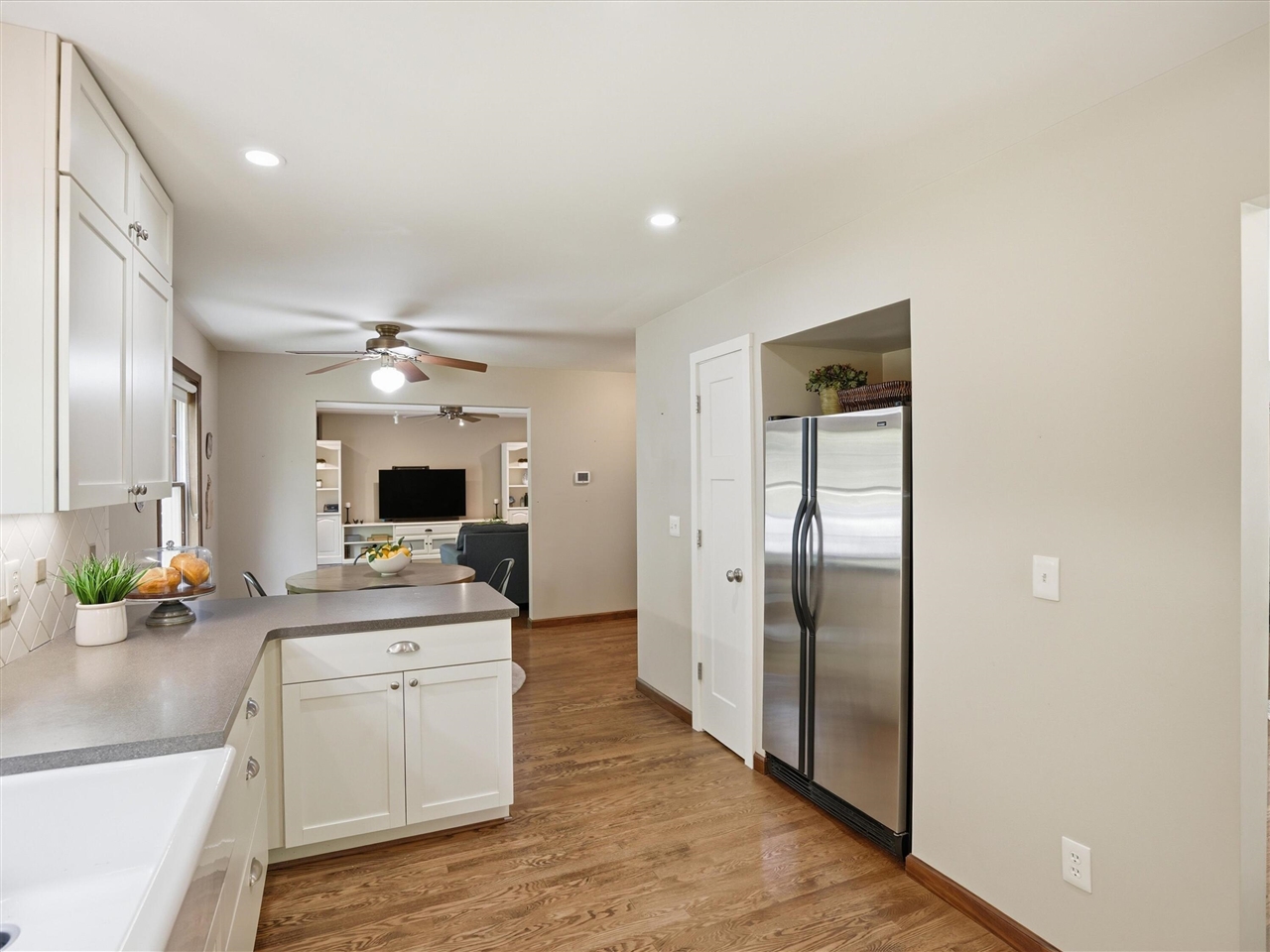 22279 Chubb Road Northville, MI 48167 - Photo 8 of 43