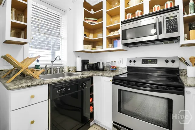 $475,000 | 121 West Park Avenue, Unit 1, Savannah, GA 31401