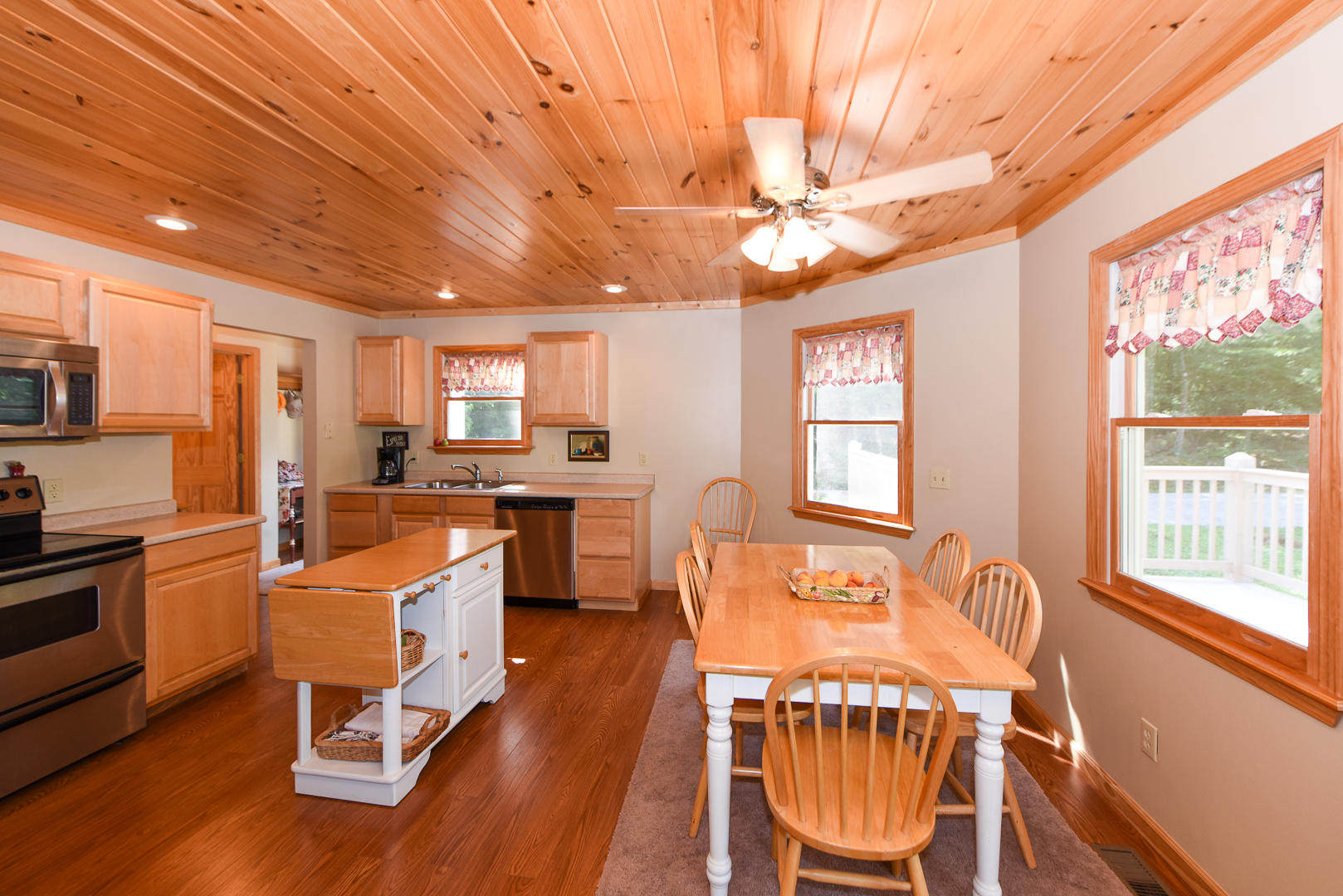 448 Laurel Valley Road Townsend, TN 37882 - Photo 12 of 35 DSC_3161