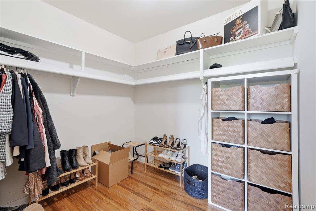4041 West Maple Road, Unit E203 Bloomfield Hills, MI 48301 - Photo 22 of 25 Gallery Image 22
