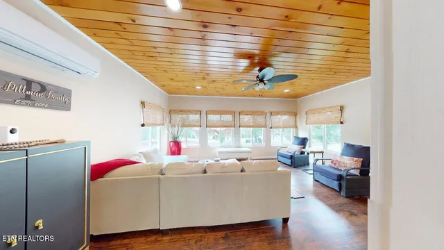 $949,000 | 125 Eladi Trail, Vonore, TN 37885