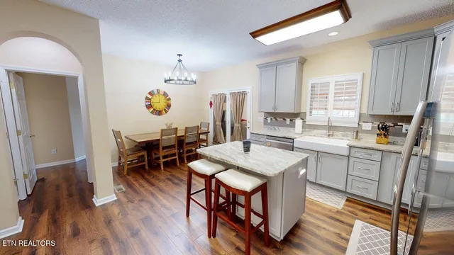 $949,000 | 125 Eladi Trail, Vonore, TN 37885