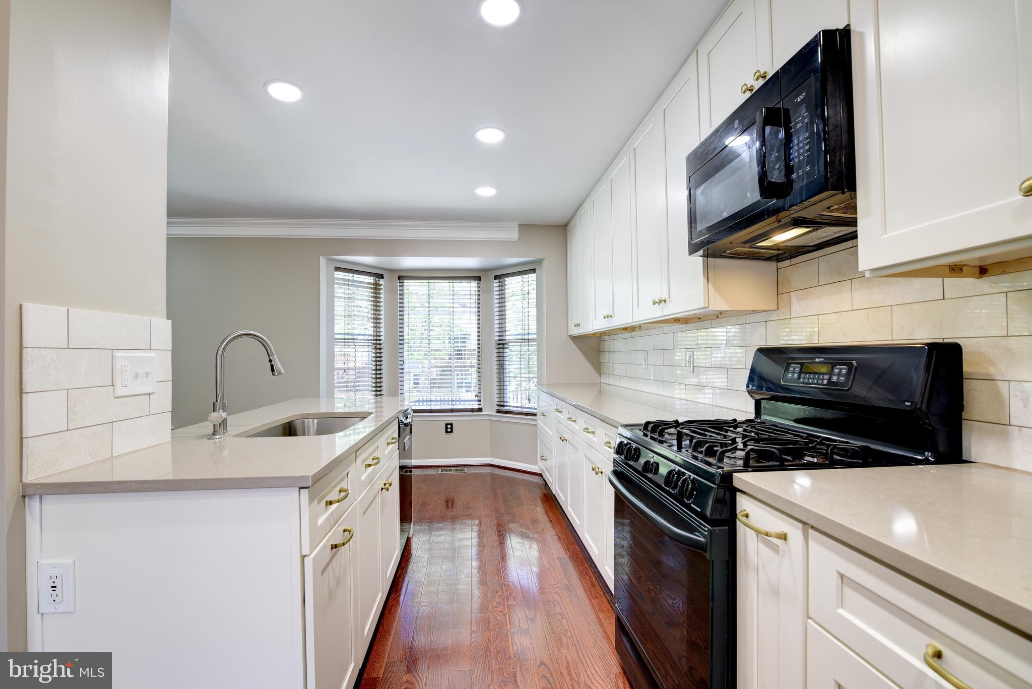 20202 Brookview Square Ashburn, VA 20147 - Photo 11 of 50