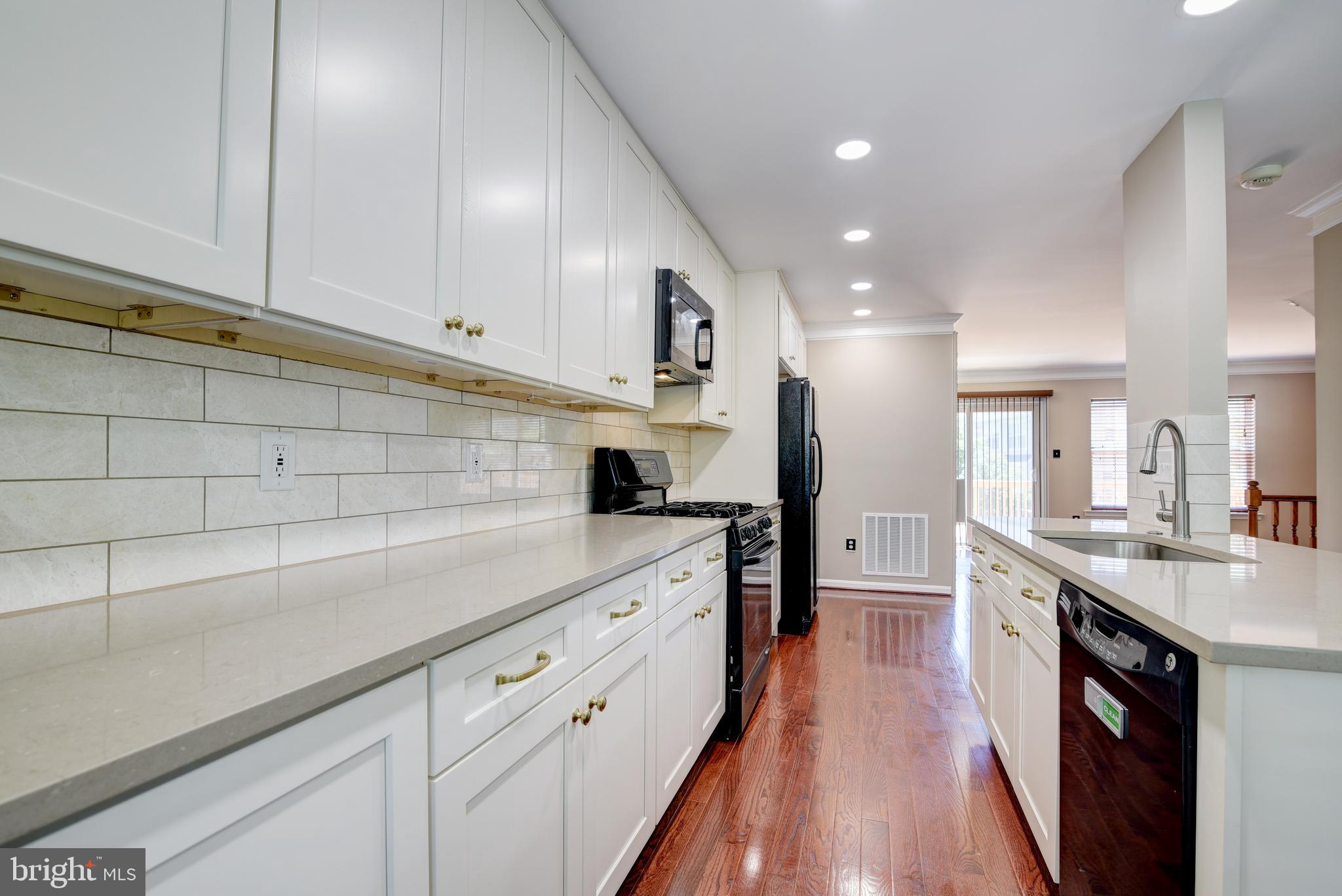 20202 Brookview Square Ashburn, VA 20147 - Photo 12 of 50