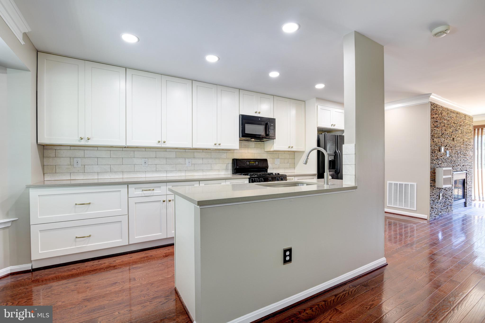 20202 Brookview Square Ashburn, VA 20147 - Photo 13 of 50