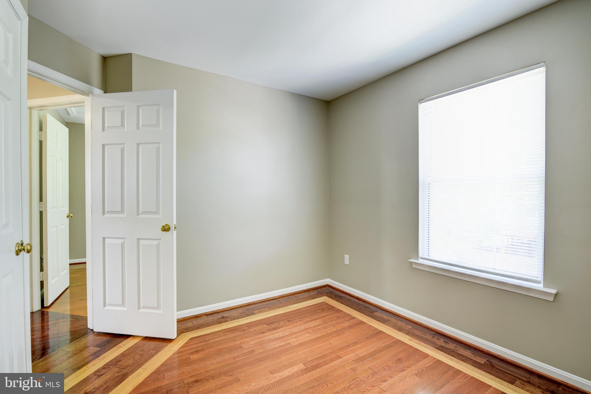 20202 Brookview Square Ashburn, VA 20147 - Photo 29 of 50