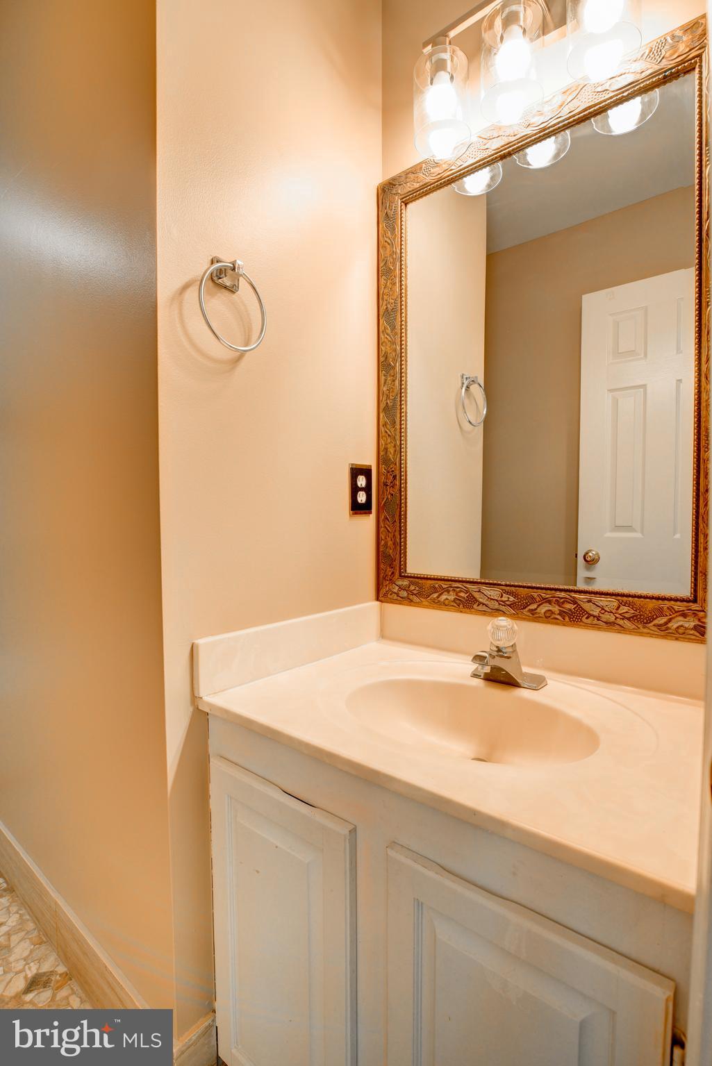 20202 Brookview Square Ashburn, VA 20147 - Photo 30 of 50