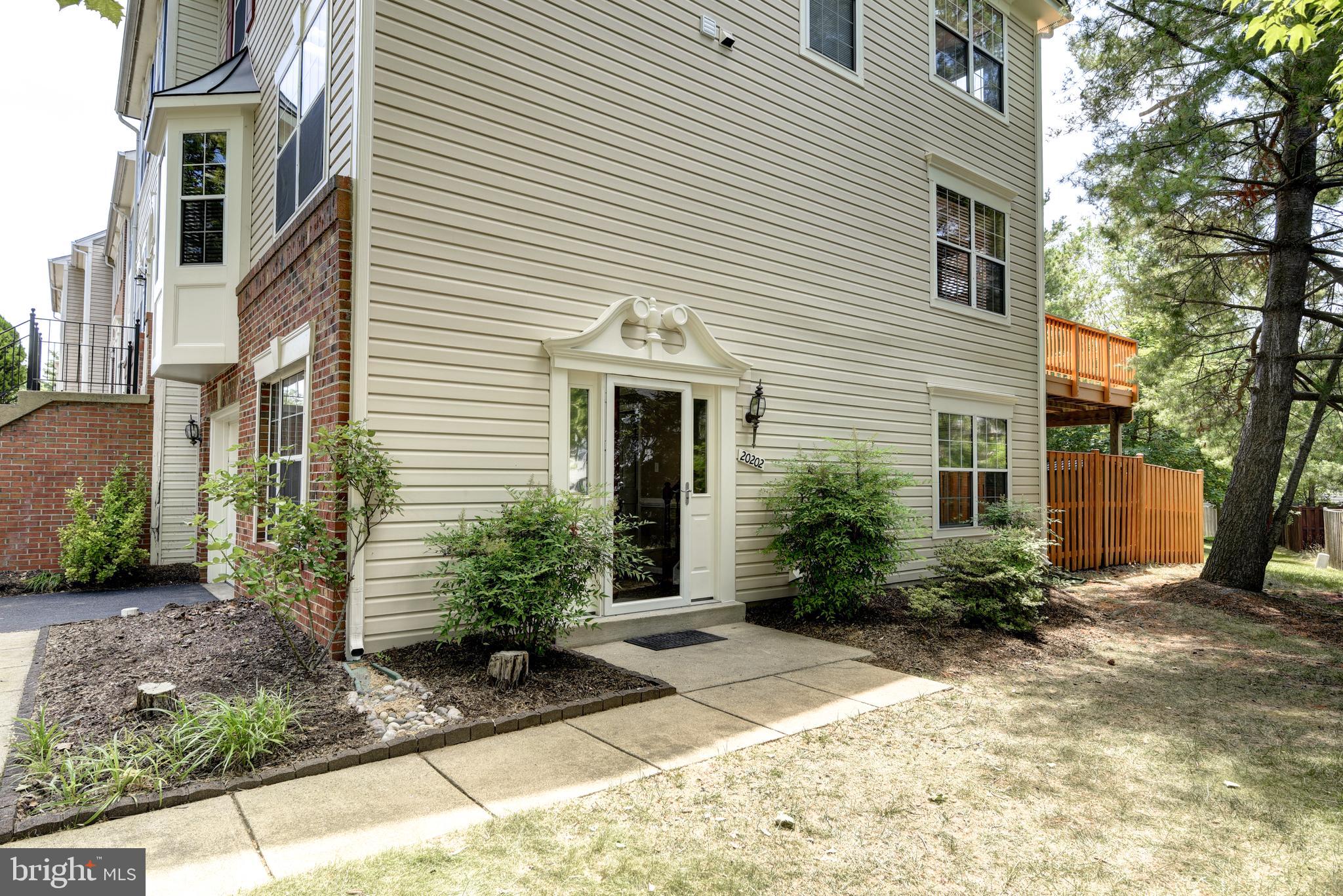 20202 Brookview Square Ashburn, VA 20147 - Photo 3 of 50