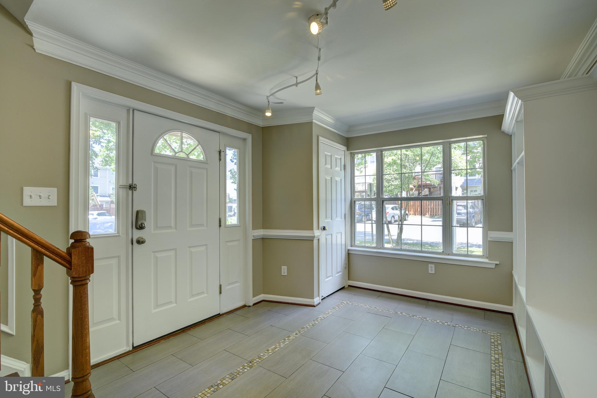 20202 Brookview Square Ashburn, VA 20147 - Photo 4 of 50