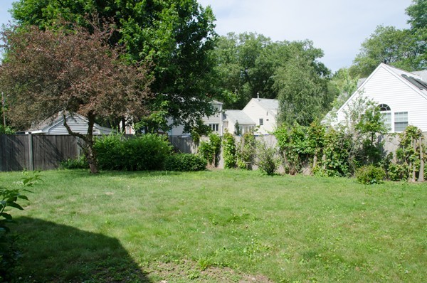 29 Windsor Road Beverly, MA 01915 - Photo 3 of 18 Gallery Image 3