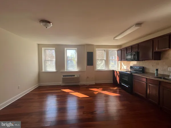 $1,000 | 740 Vernon Road, Philadelphia, PA 19119