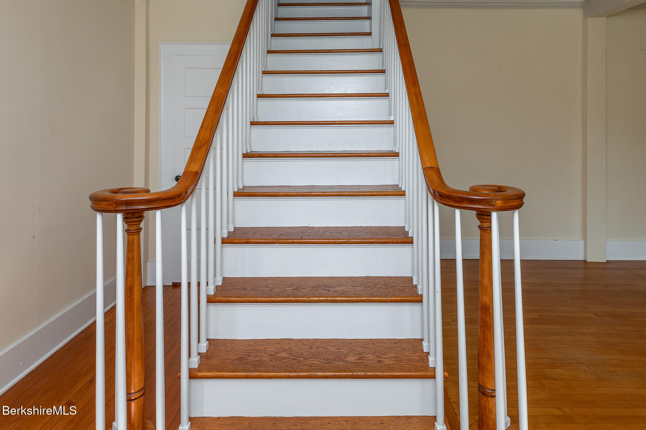 143 White Hollow Road Salisbury, CT 06039 - Photo 13 of 36 a view of entryway