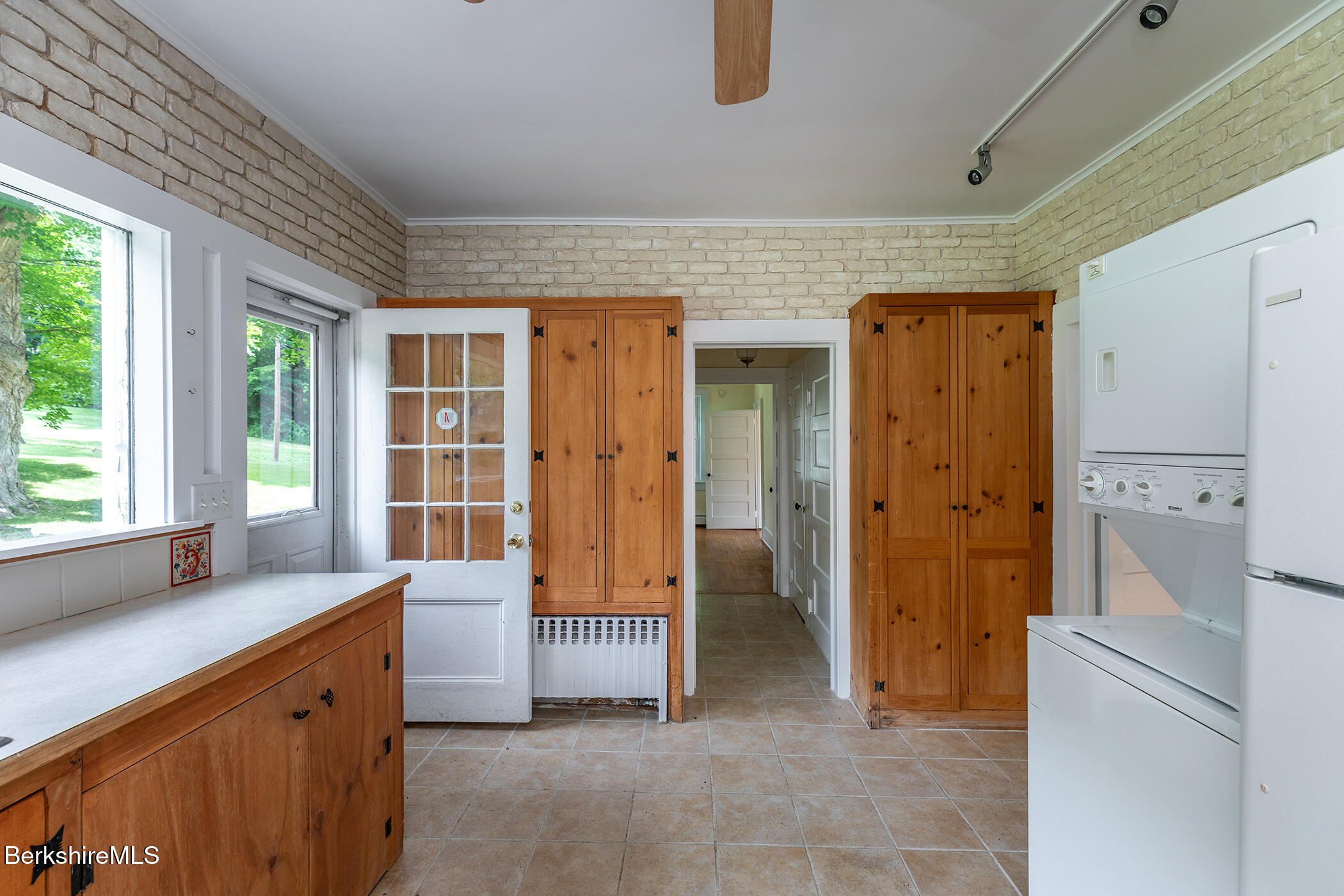 143 White Hollow Road Salisbury, CT 06039 - Photo 9 of 36 a spacious bathroom with a double vanity sink and a bathtub