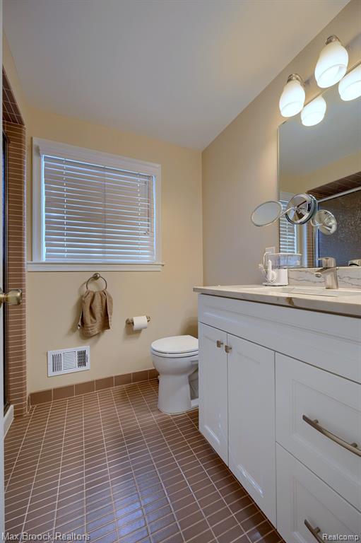 35181 Spring Hill Road Farmington Hills, MI 48331 - Photo 23 of 36